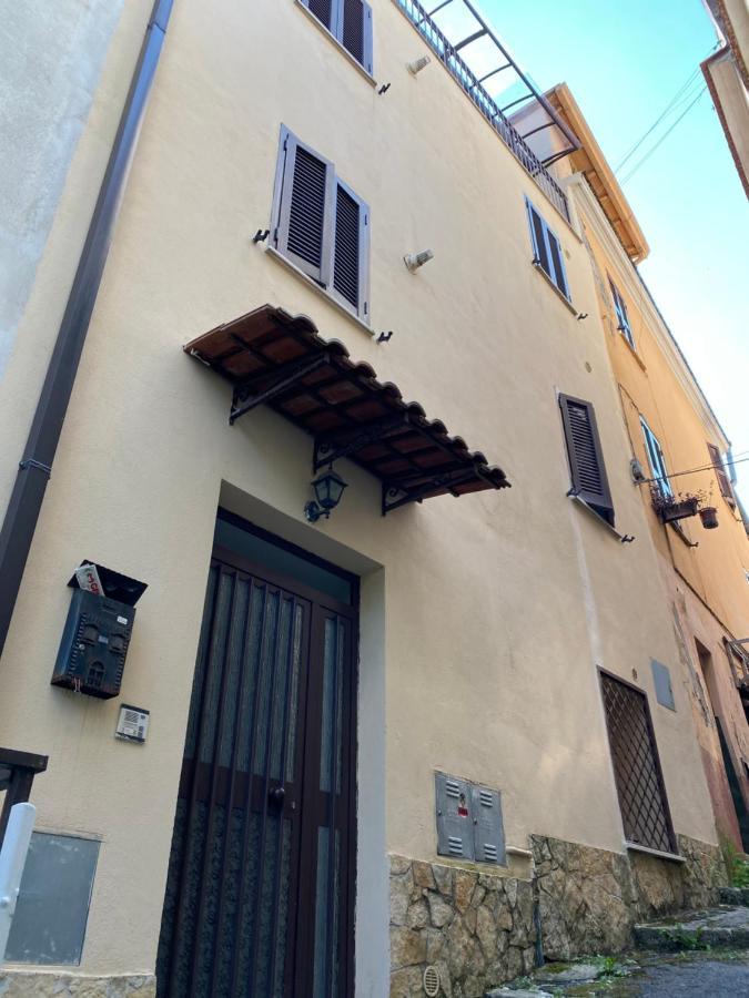 B&B Room Code 2 Frosinone Bagian luar foto